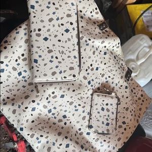 Thirty one purse all about the Benjamin’s wallet and credit card holder.